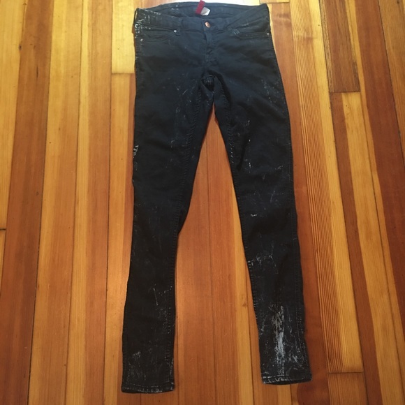 Black skinny low-rise jeans w white paint splatter - Picture 2 of 7